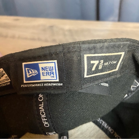 New Era Black and Red Cap with Yellow Pittsburgh Pirates 7 3/8 Size MLB‎ Hat - Picture 8 of 12